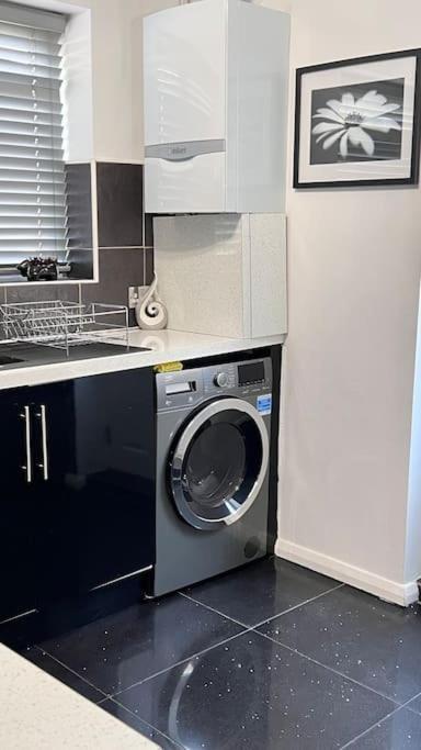 Holiday home Cheerful 3 Bedroom Townhouse With Free Parking.