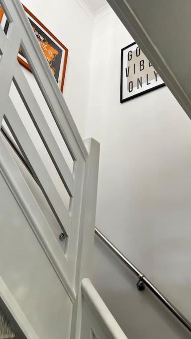 Holiday home Cheerful 3 Bedroom Townhouse With Free Parking. *